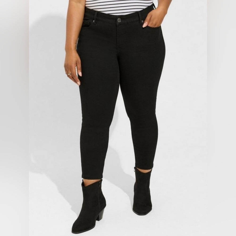Torrid black ankle skinny jeans